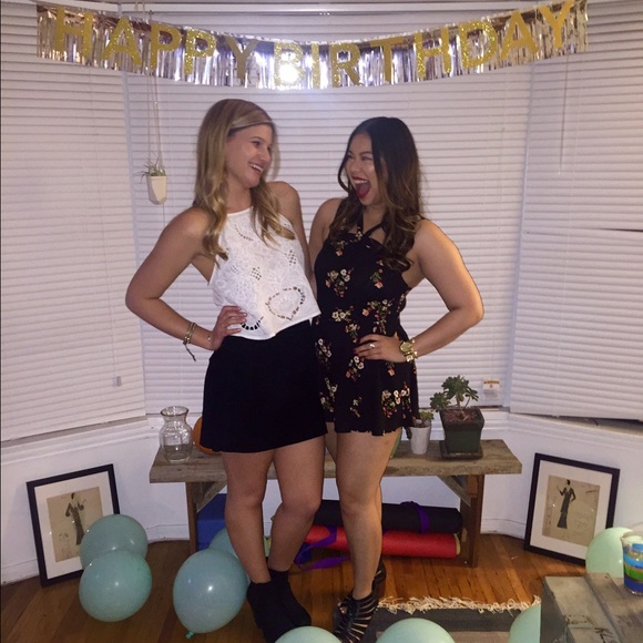 Meet your Posher, Jenelle - Picture 2 of 4