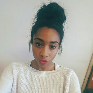 Meet your Posher, Leona