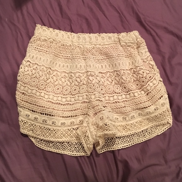 Alythea shorts with pretty design