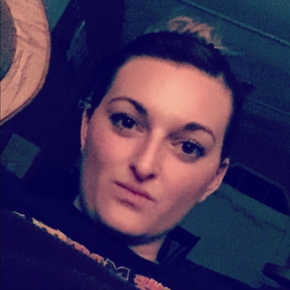 Meet your Posher, Krista - Picture 1 of 1