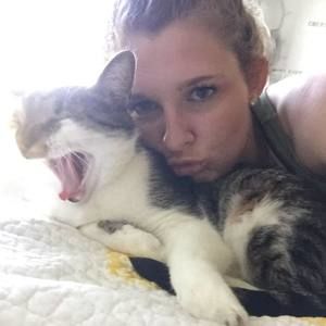 Meet your Posher, Becca