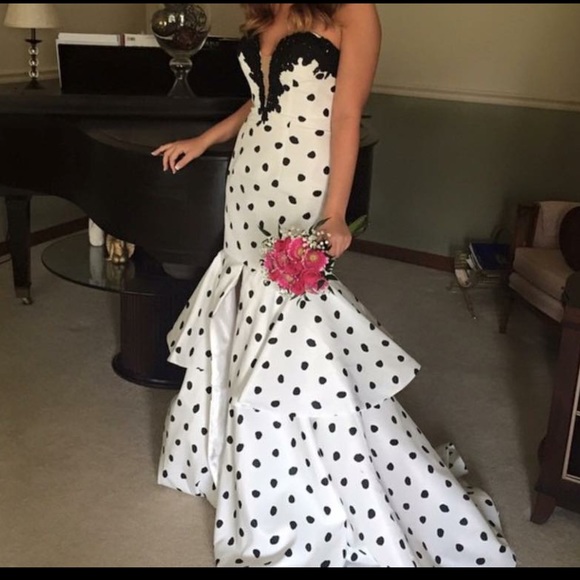 Sherri hill prom dress