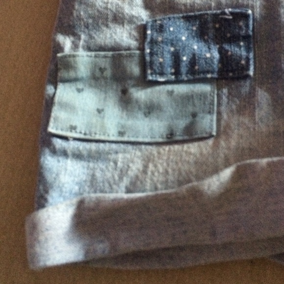 NWOT light blue Cherokee boyfriend shorts. - Picture 2 of 3