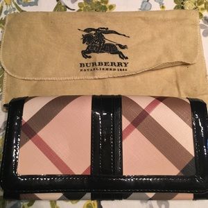 Burberry Nova check wallet