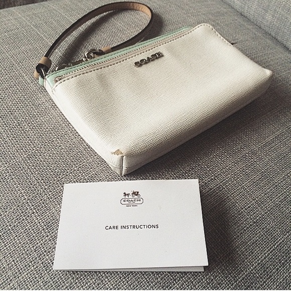 COACH | White and Mint Wristlet - Picture 2 of 3