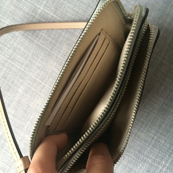 COACH | White and Mint Wristlet - Picture 3 of 3