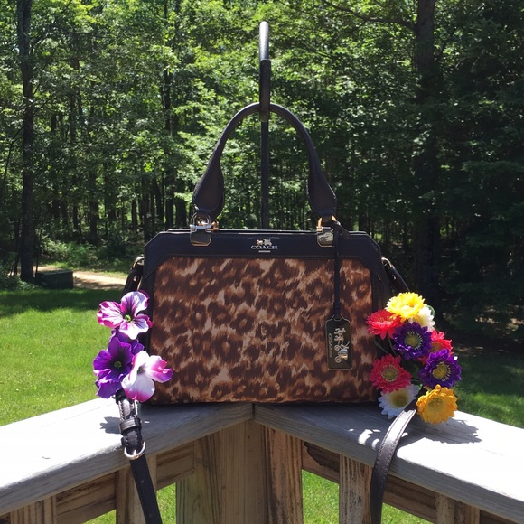 Coach Handbags - COACH LEATHER BAG w/CrossBody/Shoulder Strap. WOW!