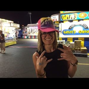 Meet your Posher, Renana