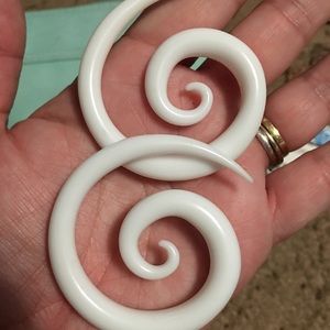 Large white spiral 00gauges