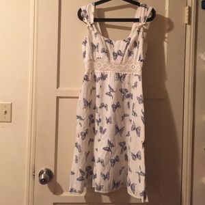 White seersucker printed dress