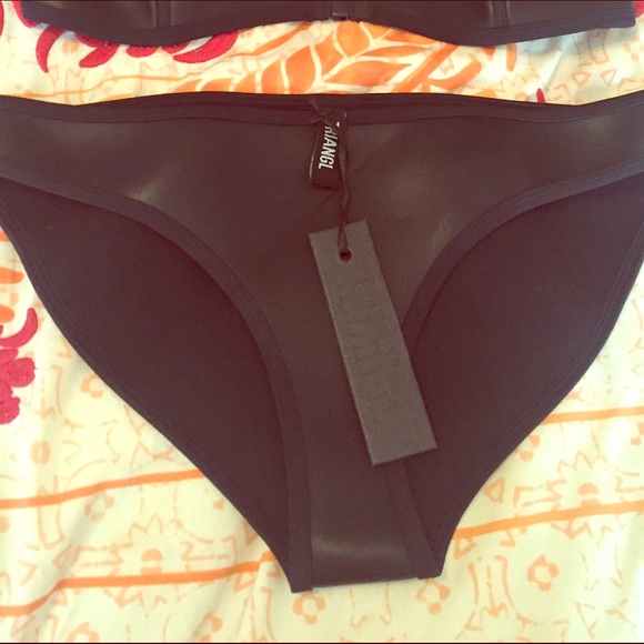 1 HOUR FLASH SALE Triangl Black Matte Bottoms NWT