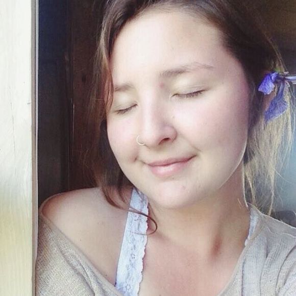 Meet your Posher, Kelsea - Picture 1 of 1