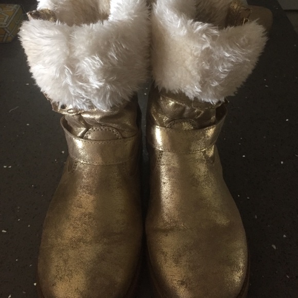 guess fur lined boots