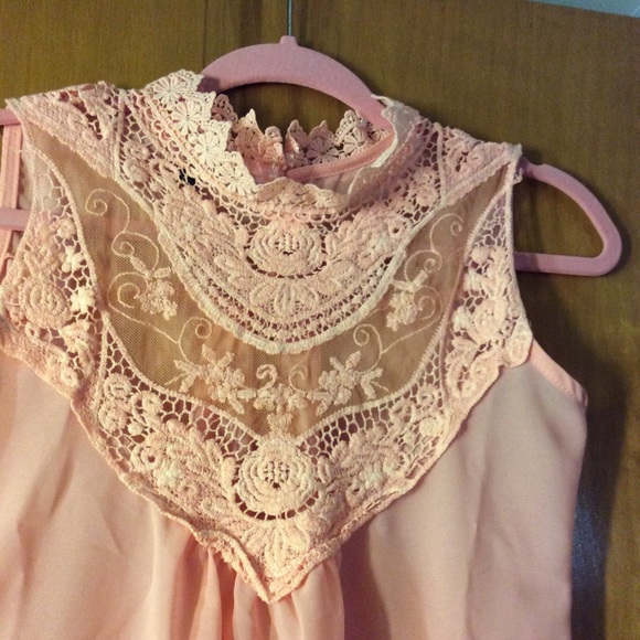 Blouse 🌴 - Picture 4 of 5