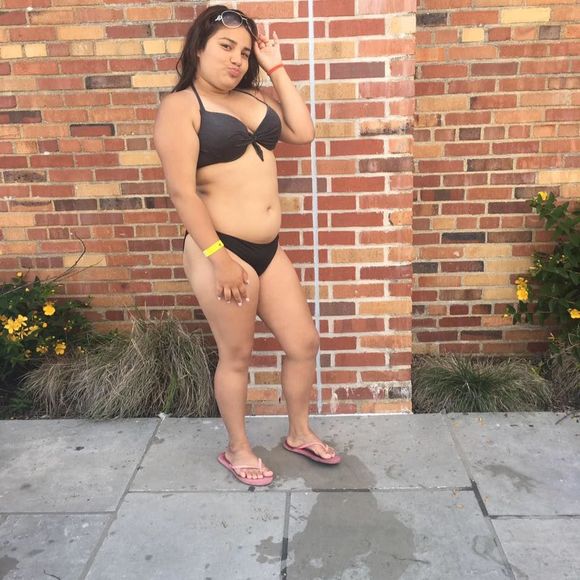 Meet your Posher, Davianna - Picture 1 of 1