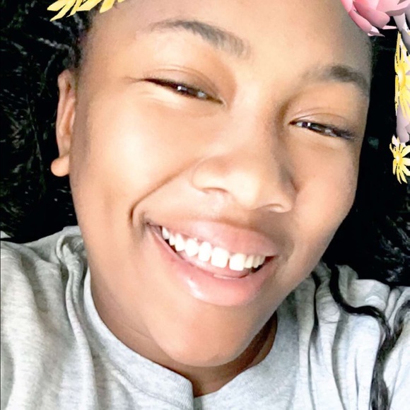 Meet your Posher, Karla - Picture 1 of 1