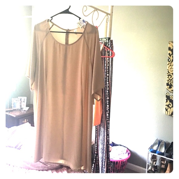 Lightweight beautiful tan dress