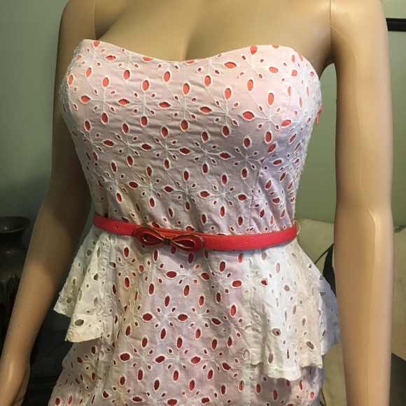 Lily Rose Beautiful White peplum overlay dress MED - Picture 2 of 4