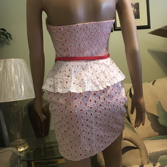 Lily Rose Beautiful White peplum overlay dress MED - Picture 4 of 4