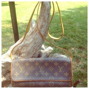 Authentic Louis Vuitton Pochette Twin GM