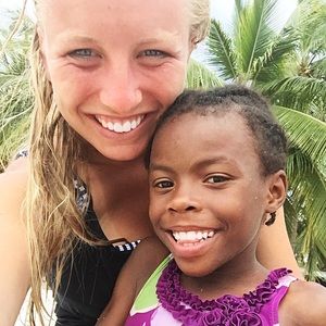 Meet your Posher, Ayzia