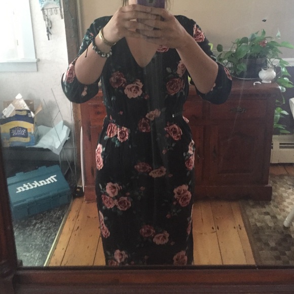 Forever 21 quarter sleeve floral v neck maxi dress