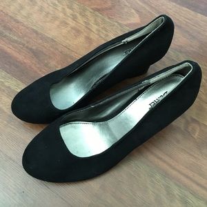 Dexter Black Suede Wedges Size 9 Wide