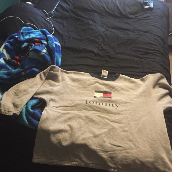 Tommy Hilfiger - Picture 1 of 2