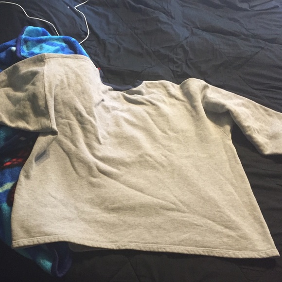 Tommy Hilfiger - Picture 2 of 2