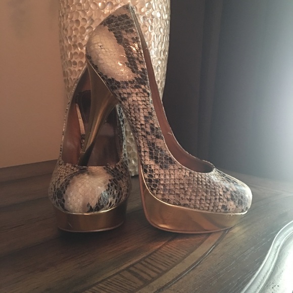 Steve Madden Platform Pump👠👠