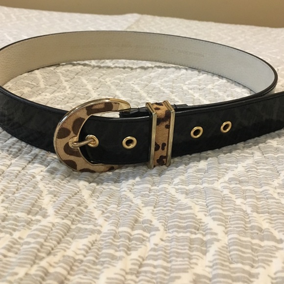 Leopard print belt
