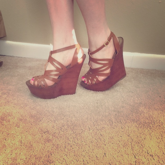 Faux wood wedges