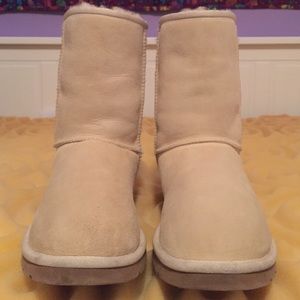 UGG Shoes - Mid-Calf Uggs UGG Shoes - Mid-Calf Uggs