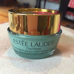 Estée Lauder daywear face cream lotion 💗🌺