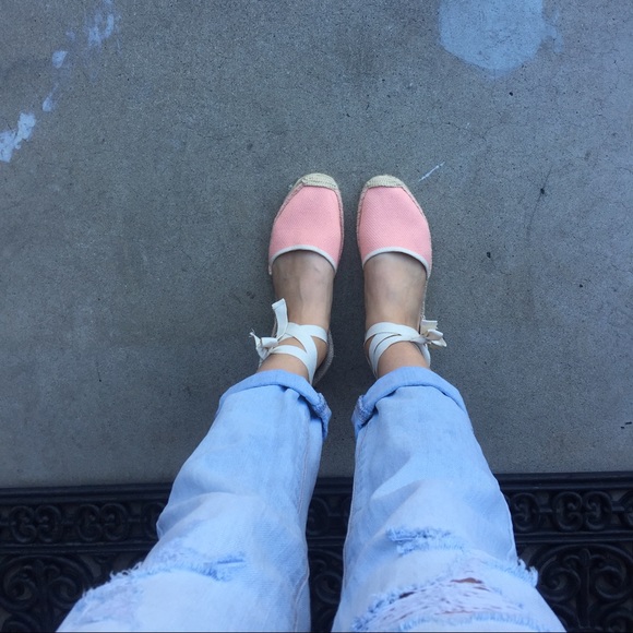 Meet your Posher, Allison - Picture 3 of 3