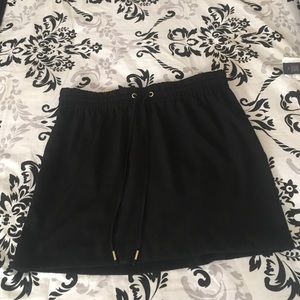 Black express skirt