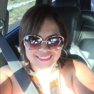 Meet your Posher, Lorena