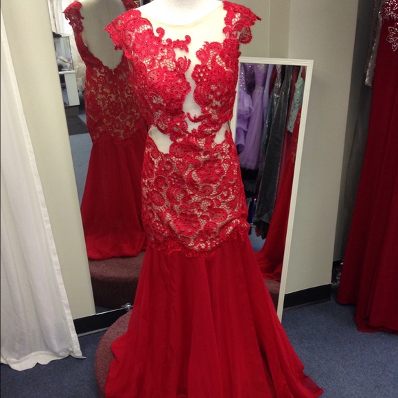 Authentic MacDuggal Gown