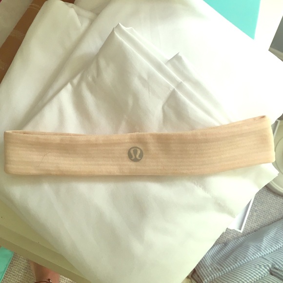 Pale pink gently worn Lululemon headband!
