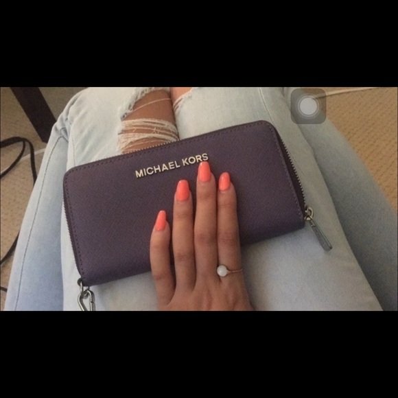 Michael Kors Wallet - Picture 1 of 4
