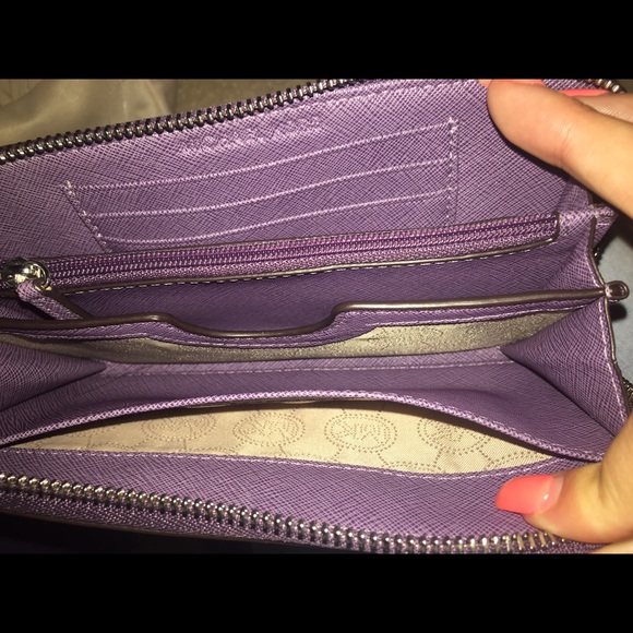 Michael Kors Wallet - Picture 3 of 4