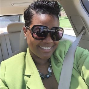 Meet your Posher, Janeece