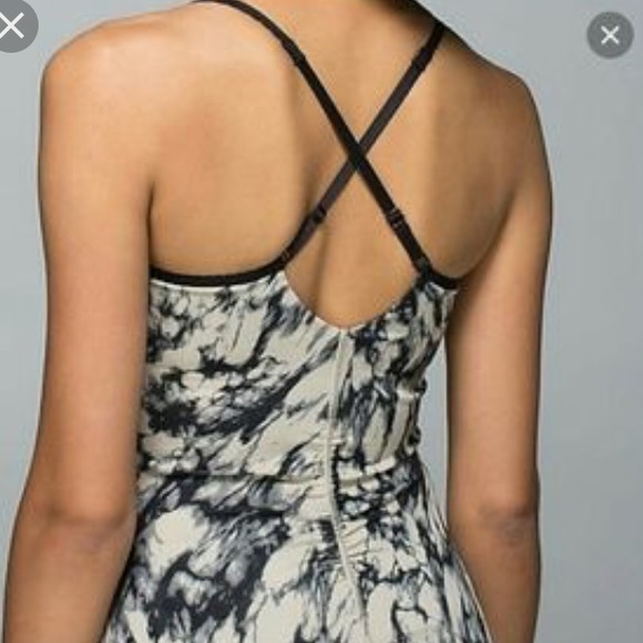 Lululemon Open Heart Tank in Granite - Picture 2 of 4