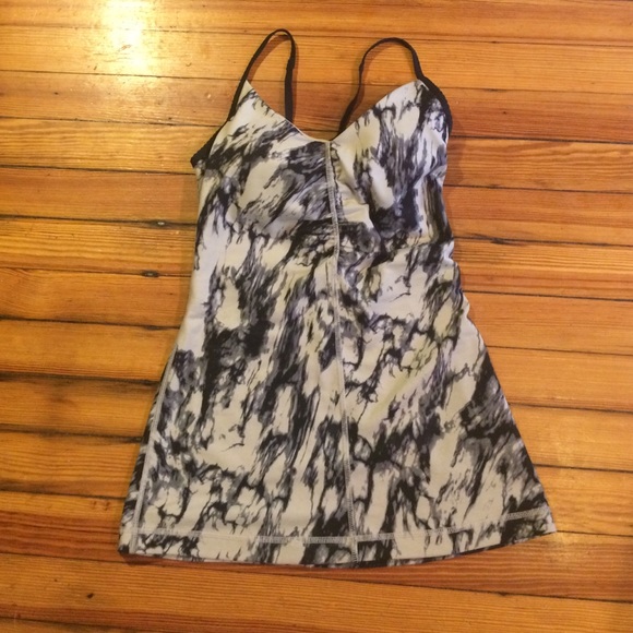 Lululemon Open Heart Tank in Granite - Picture 3 of 4
