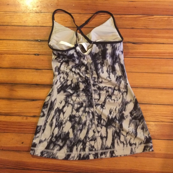 Lululemon Open Heart Tank in Granite - Picture 4 of 4