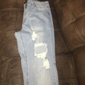 Destroyed denim jeans(New)