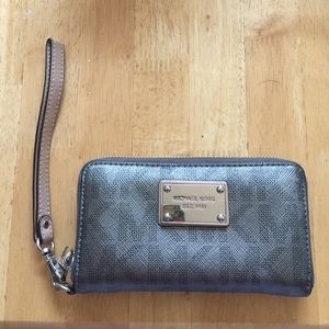 Micheal Kors grey and silver wallet