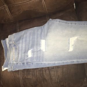 Destroyed denim jeans(New)