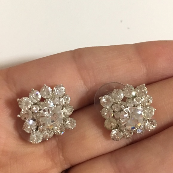 Cute shiny bride like earrings! - Picture 1 of 4