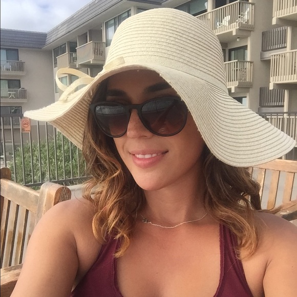 Meet your Posher, Veronica - Picture 1 of 1